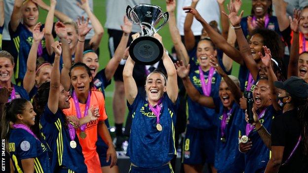 Lucy Bronze