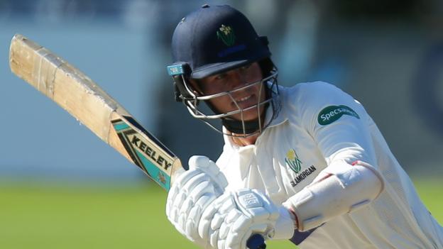 Owen Morgan: Glamorgan add all-rounder to squad against Derbyshire - BBC Sport