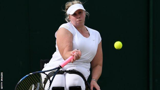 Wheelchair Doubles Masters: Louise Hunt & Dana Mathewson Lose Final 