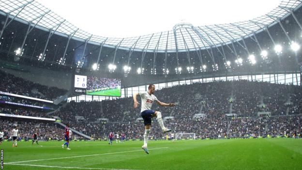 Harry Kane celebrates scoring for Tottenham against Crystal Palace in May 2023