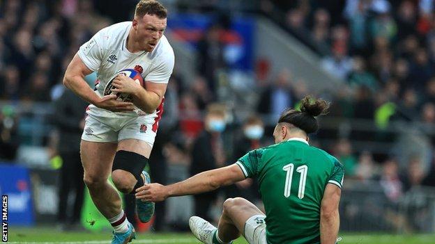 Sam Simmonds playing against Ireland