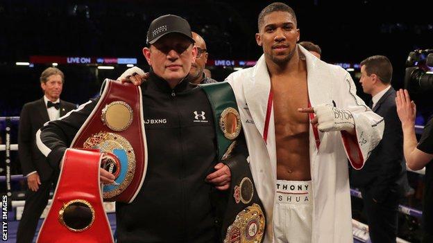 Rob McCracken with his fighter Anthony Joshua