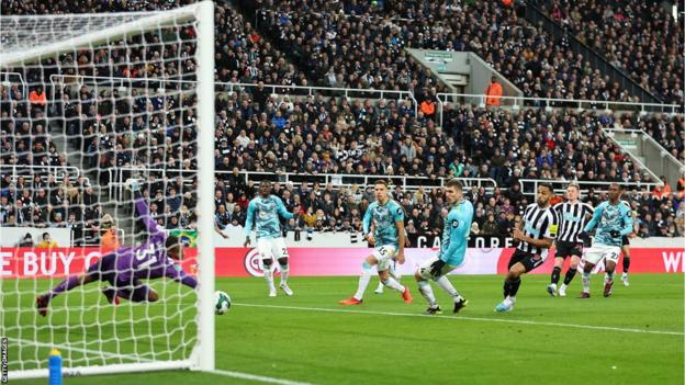 Sean Longstaff (right) scores for Newcastle against Southampton