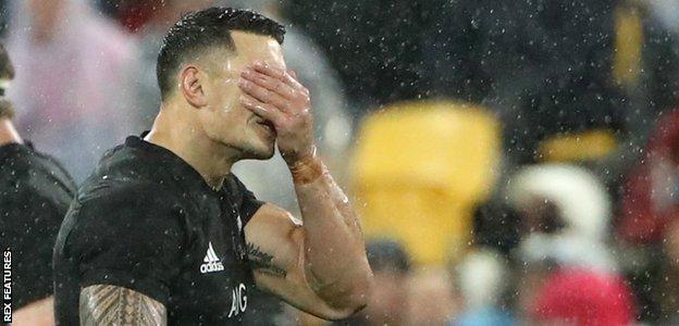 Head in hands, Sonny Bill Williams walks off after being red carded