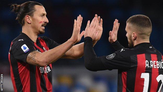 Zlatan Ibrahimovic, Ante Rebio ile golünü kutladı