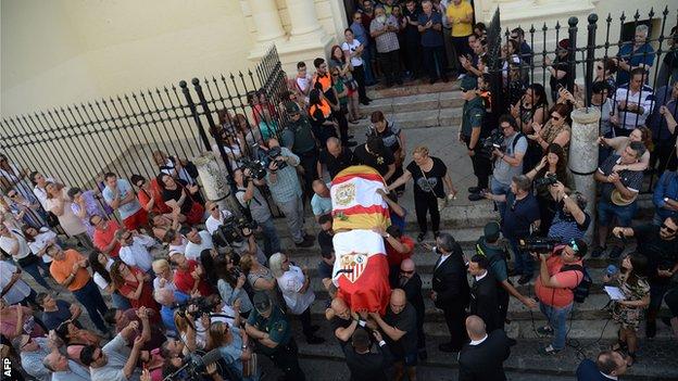 Jose Antonio Reyes' funeral held in home town of Utrera, Spain - BBC Sport