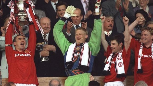 Manchester United celebrate winning the 1996 FA Cup