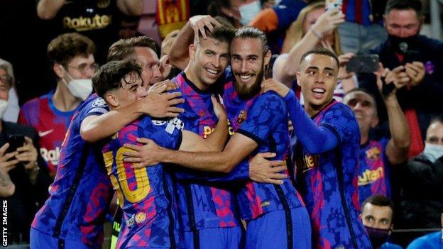 Gerard Pique's first goal of the season gave Barcelona the lead
