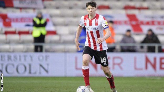 Conor McGrandles: Charlton Athletic sign Lincoln City midfielder - BBC Sport