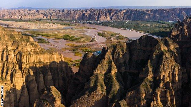 Photo overlooking the Yellow River Stone Forest in Gansu