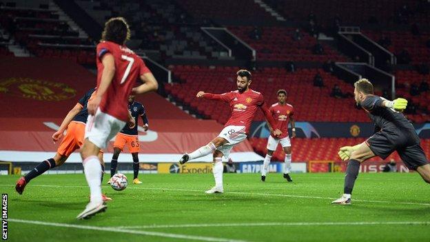 PSG vs Manchester United: Bruno Fernandes scores penalty after