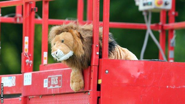 England mascot