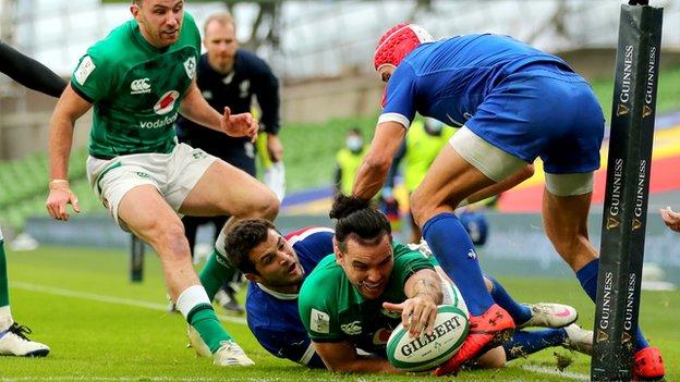 Brice Dulin's last-gasp tackle prevented James Lowe scoring an Ireland try in the first half