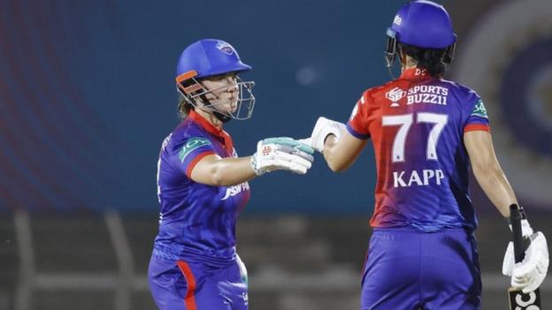 Alice Capsey (L) and Marizanne Kapp (R) batting for Delhi Capitals