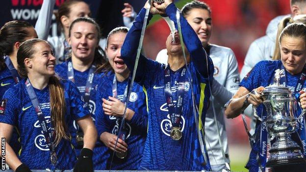 Sam Kerr with the FA Cup trophy