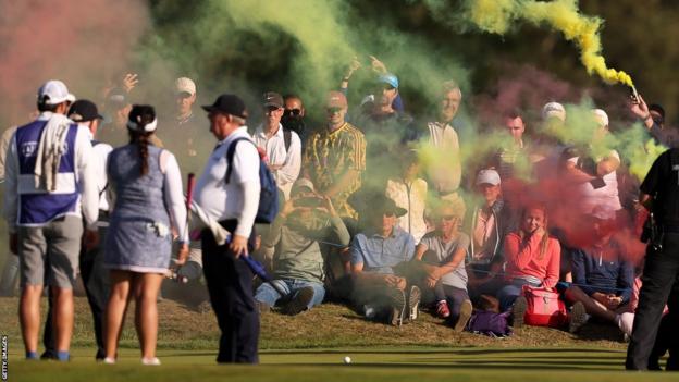 Smoke clears off 17th green