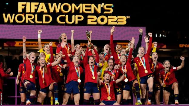 Spain celebrate winning the Women's World Cup
