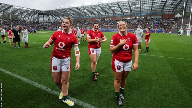 L-R Kate Williams, Gwenllian Pyrs, Kelsey Jones after the France game