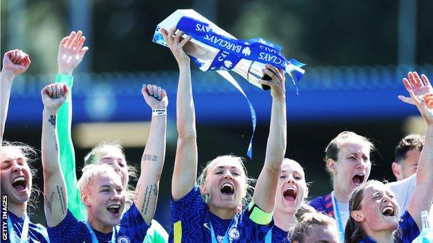 Chelsea celebrate winning the 2021-22 Women's Super League in May