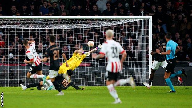 Joey Veerman scores for PSV Eindhoven against Arsenal in the Europa League