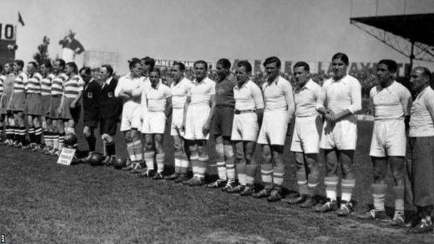 Algerians Ali Benouna and Abdelkader Ben Bouali helped FC Sete win the first ever French League and Cup double in 1934