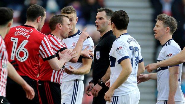 Sunderland and Middlesbrough players argue
