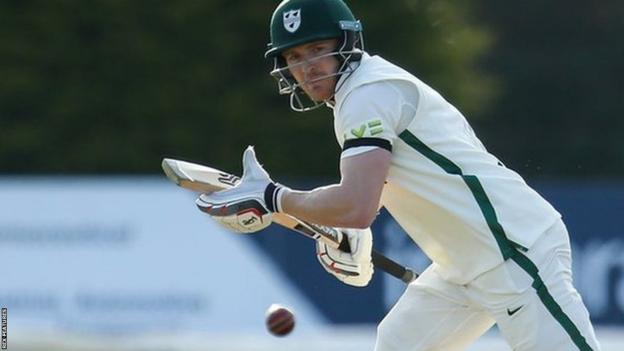  Ben Cox made a combined total of 368 appearances for the Pears, with just over 9,000 runs and 613 dismissals