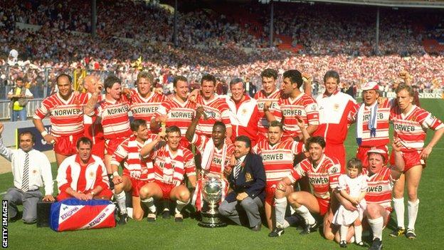 Wigan win the Challenge Cup in 1990 at Wembley