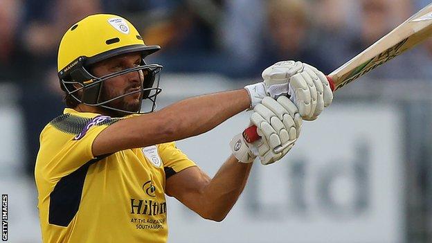 T20 Blast: Shahid Afridi smashes 42-ball century as Hampshire