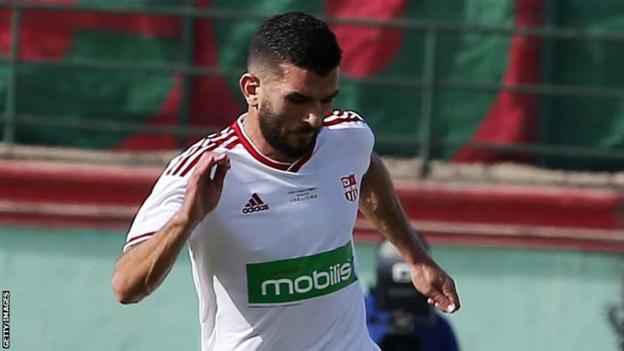 Amir Sayoud en action pour le club algérien CR Belouizdad