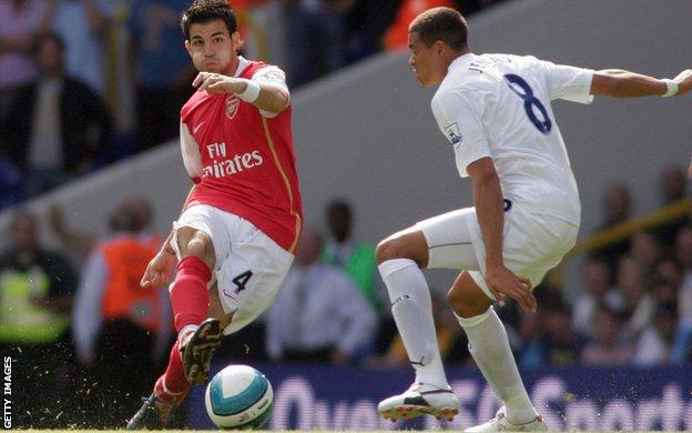 Jenas tries to close down Fabregas during his Arsenal days