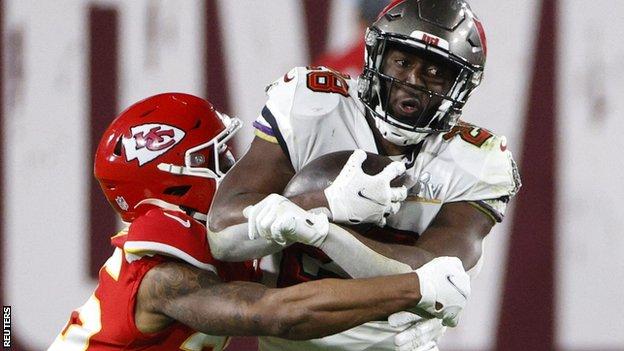 Super Bowl 2021: Tom Brady wins seventh title as Tampa Bay Buccaneers beat  Kansas City Chiefs - BBC Sport