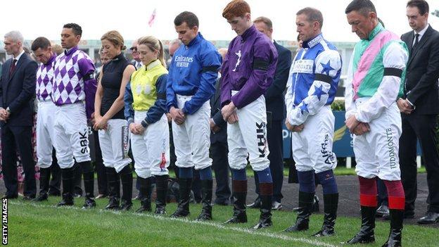 Jockeys pay tribute doing a silence before racing at Doncaster