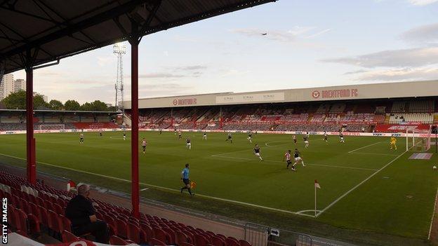 Griffin Park Can Brentford Give Ground Perfect Send Off By Winning Promotion Through The Play Offs c Sport