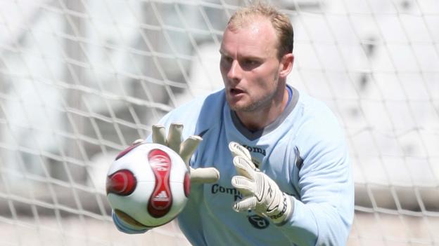 Michael Oakes returns as Wrexham goalkeeper coach - BBC Sport