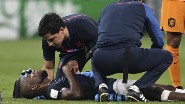 Enner Valencia getting treatment from the physio