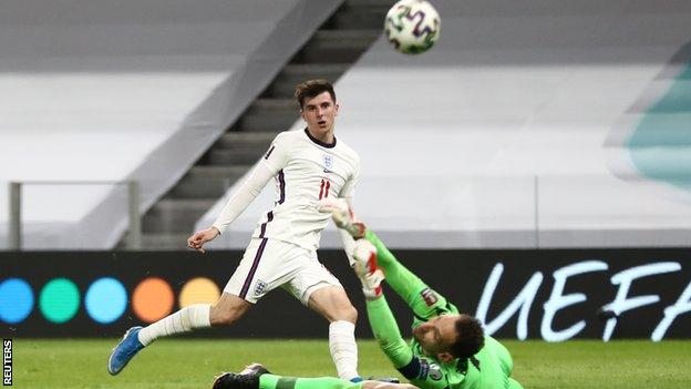 Mason Mount scores England's second goal against Albania in a World Cup 2022 qualifier