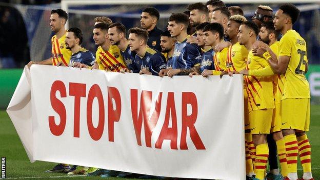 Barcelona and Napoli had an anti-war message before kick-off