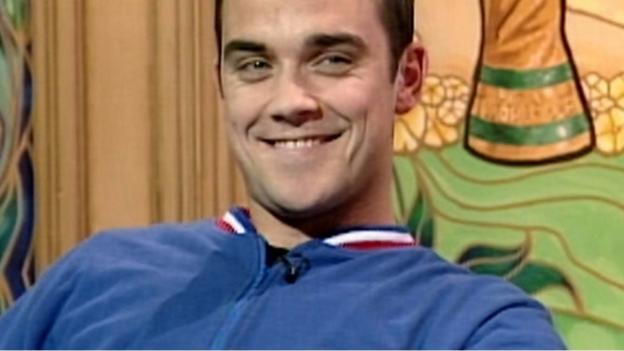 2018 World Cup: Throwback to Robbie Williams's World Cup debut in 1998 - BBC Sport