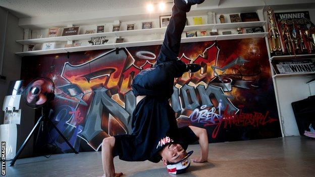 Japanese breakdancer Issei Hori