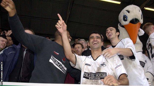 Swansea's Lenny Johnrose, Roberto Martinez and Leon Britton celebrate