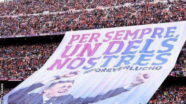Luis Enrique banners in tribute