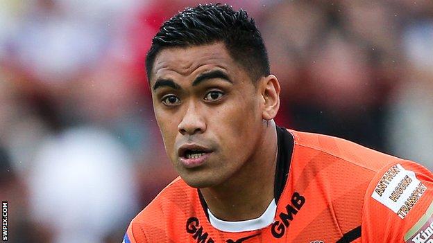 Junior Moors: Castleford Tigers forward signs new contract - BBC Sport