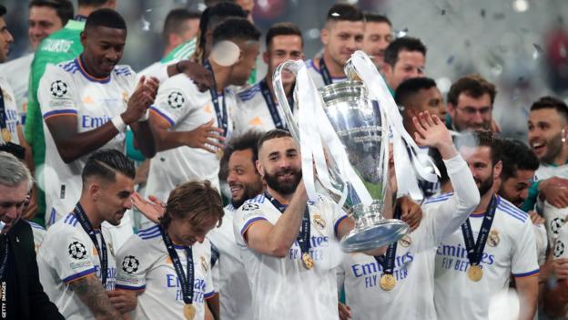 Benzema lifts the 2022 Champions League