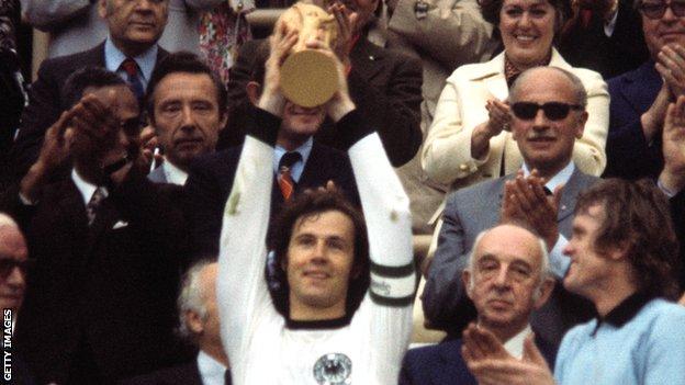 Beckenbauer lifts the World Cup trophy in 1974