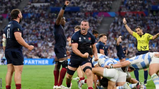 Ben Earl celebrates the award of a penalty against Argentina