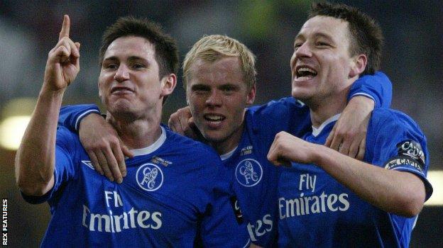 Frank Lampard celebrates winning the 2005 League Cup with Chelsea team-mates Eidur Gudjohnsen and John Terry