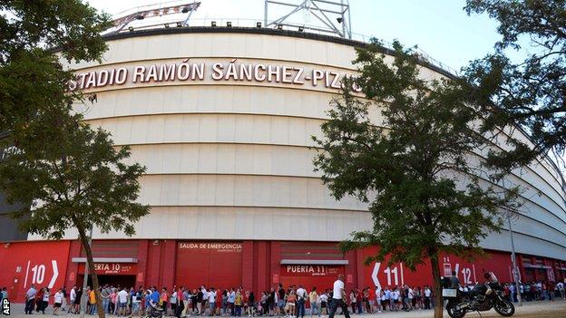 Jose Antonio Reyes funeral: Thousands mourn death of former Arsenal star in  Spain - Irish Mirror Online