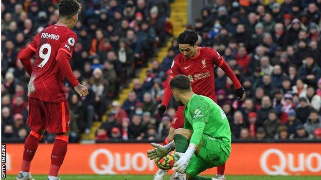 Roberto Firmino and Takumi Minamino were able to almost walk in Liverpool's third after the former had robbed Ethan Pinnock of possession