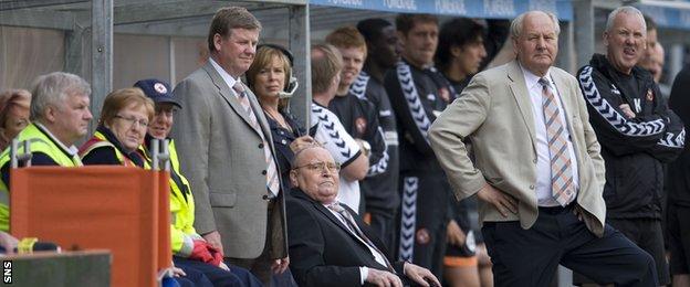 Eddie Thompson watches his beloved United draw 1-1 with Celtic two months before his death